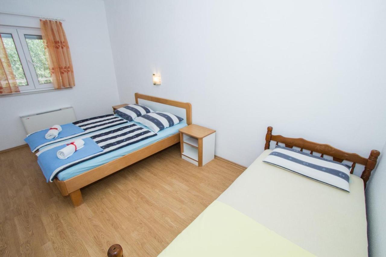 Apartments And Rooms Skalinada Murter Exterior photo